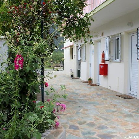Rentoulia Apartments Poúlithra 외부 사진